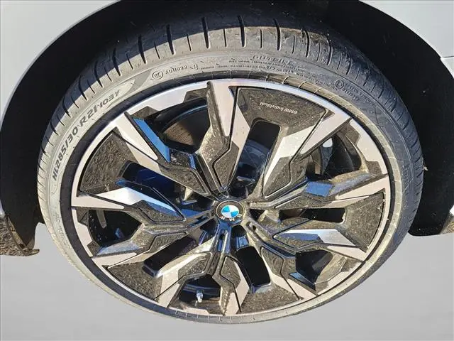 2027 BMW 550e - $85,737