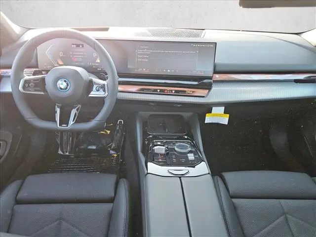 2027 BMW 550e - $85,737
