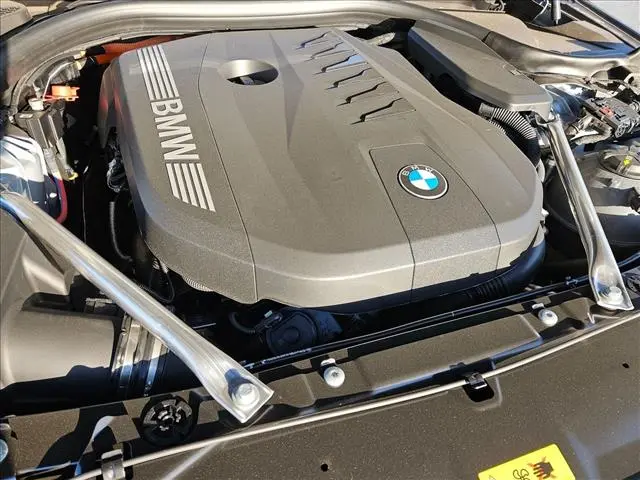 2027 BMW 550e - $85,737