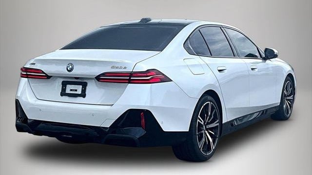 2026 BMW 5 Series 550e xDrive
