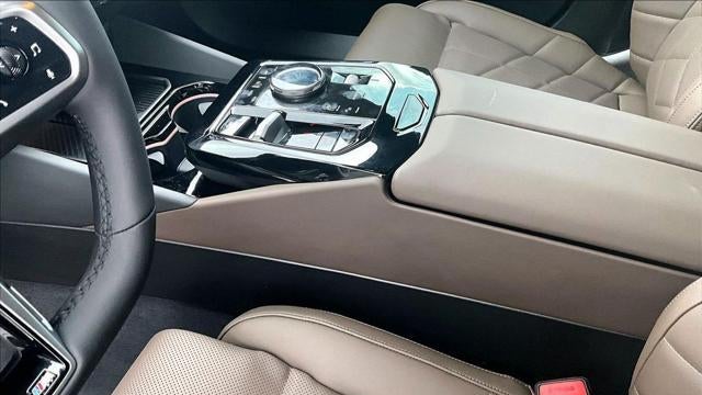 2026 BMW 5 Series 550e xDrive