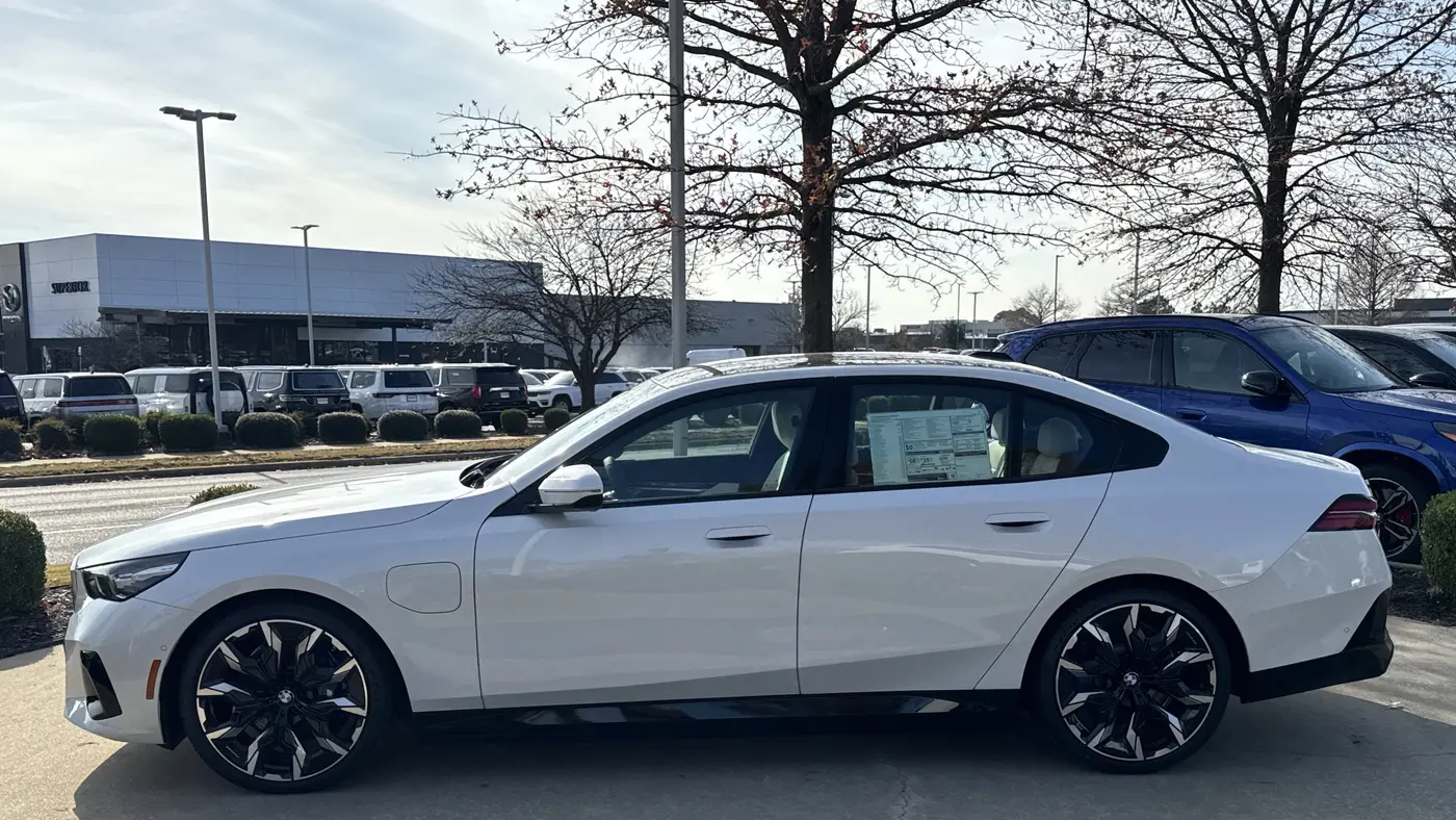 2026 BMW 5 Series 550e xDrive