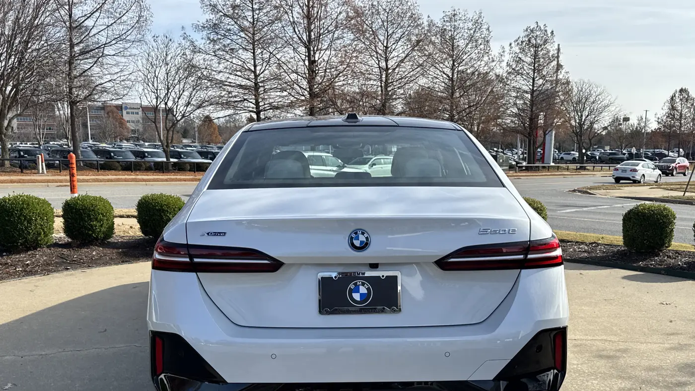 2026 BMW 5 Series 550e xDrive
