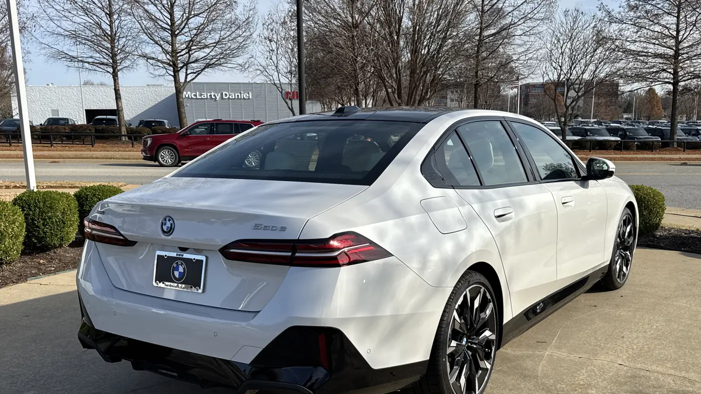 2026 BMW 5 Series 550e xDrive