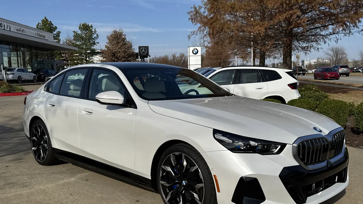 2026 BMW 5 Series 550e xDrive