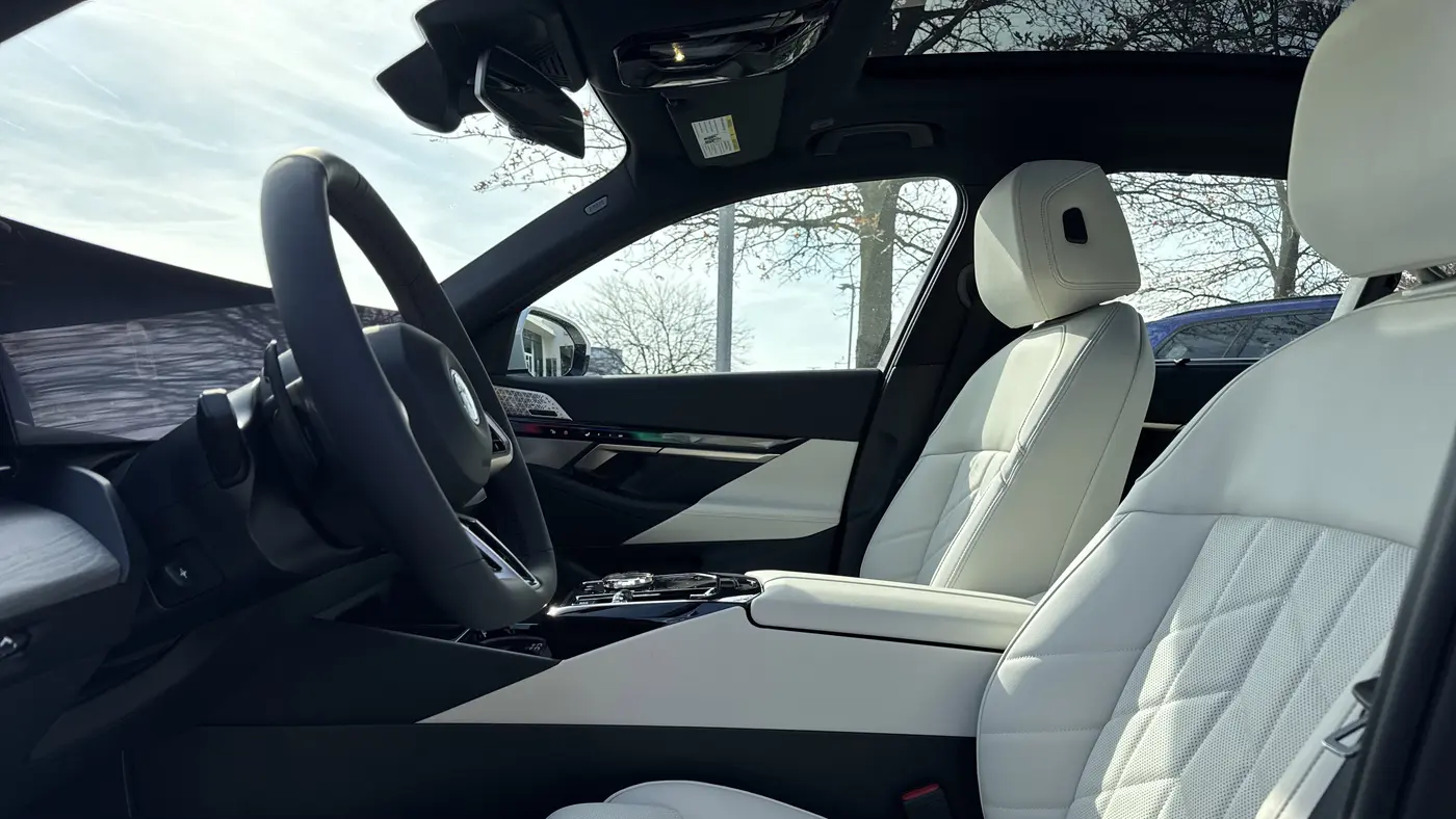 2026 BMW 5 Series 550e xDrive