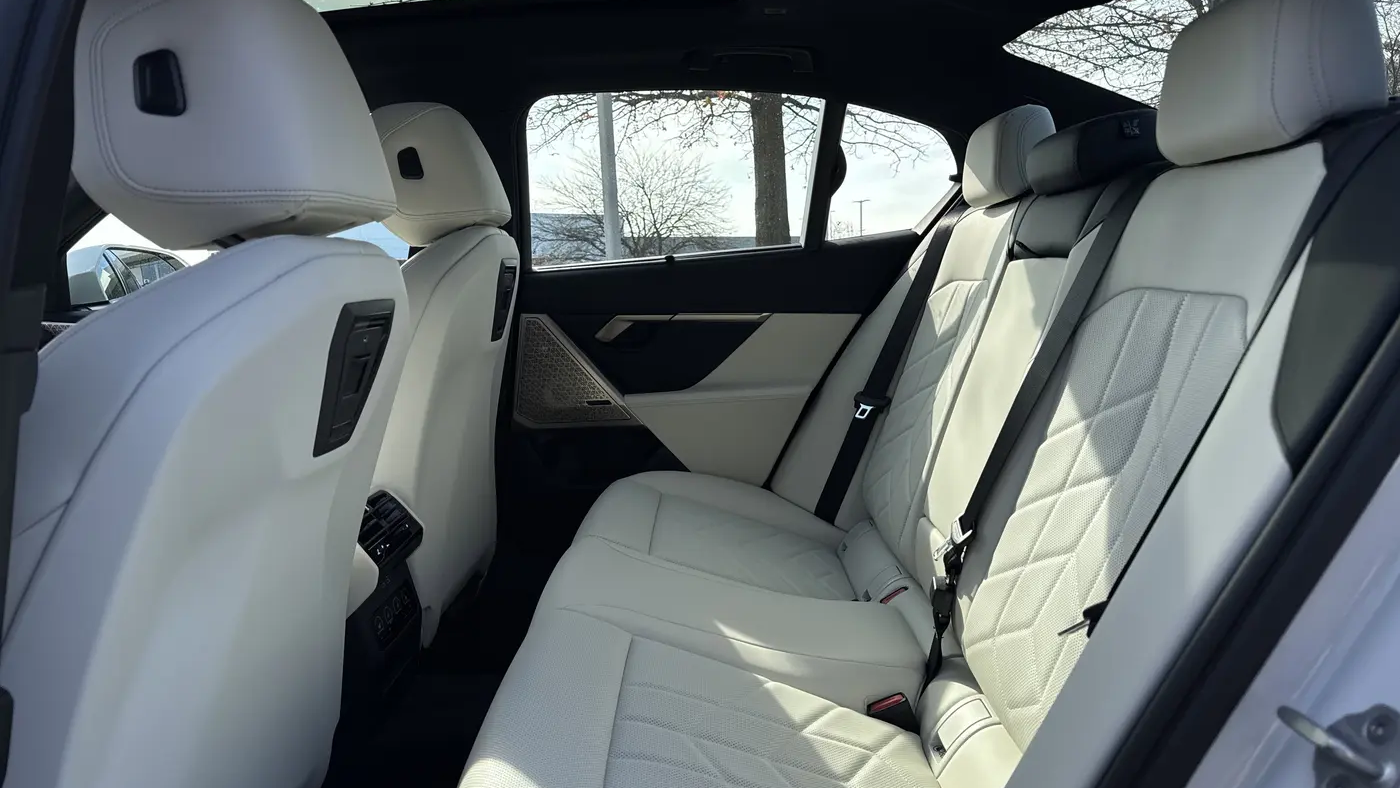 2026 BMW 5 Series 550e xDrive