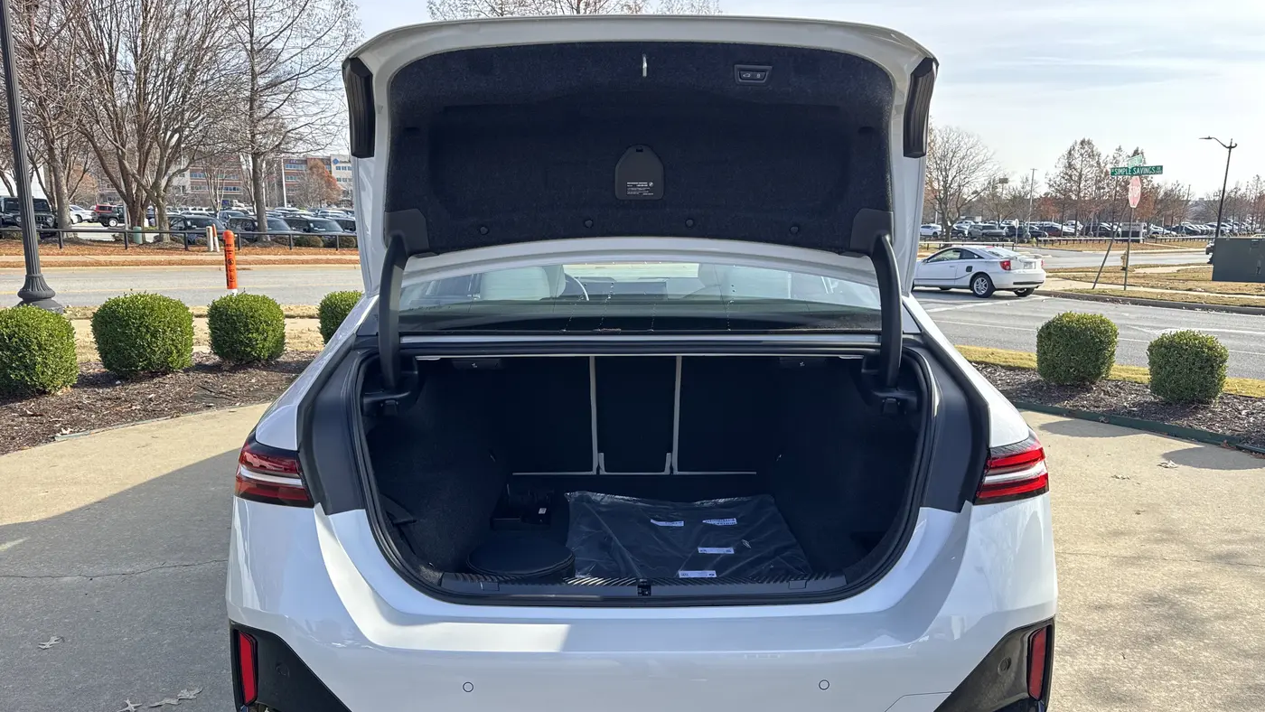 2026 BMW 5 Series 550e xDrive