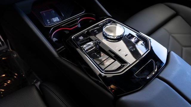2027 BMW 5 Series 550e xDrive