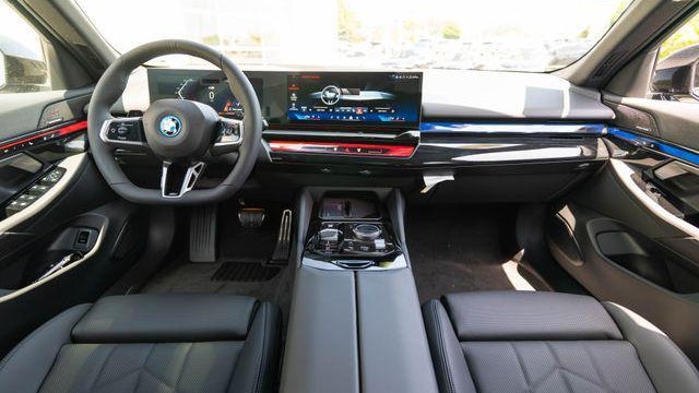 2027 BMW 5 Series 550e xDrive