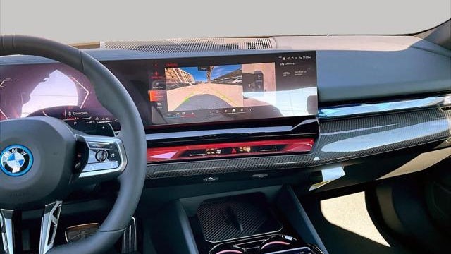 2026 BMW 5 Series 550e xDrive