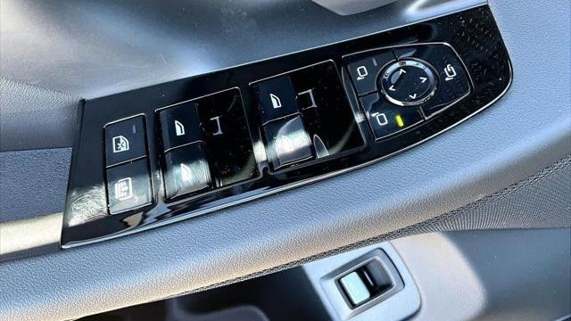 2026 BMW 5 Series 550e xDrive
