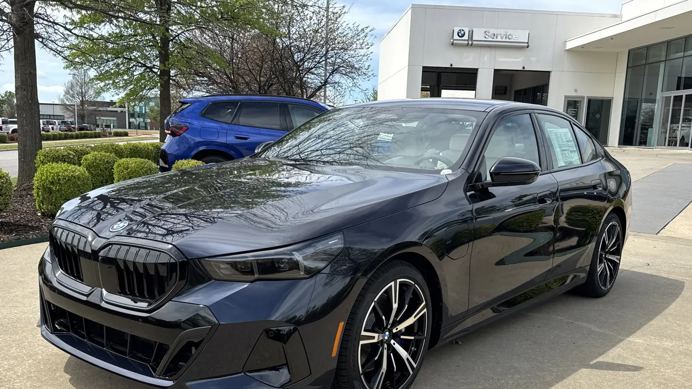 Preowned 2026 BMW 5 Series 550e xDrive for Sale