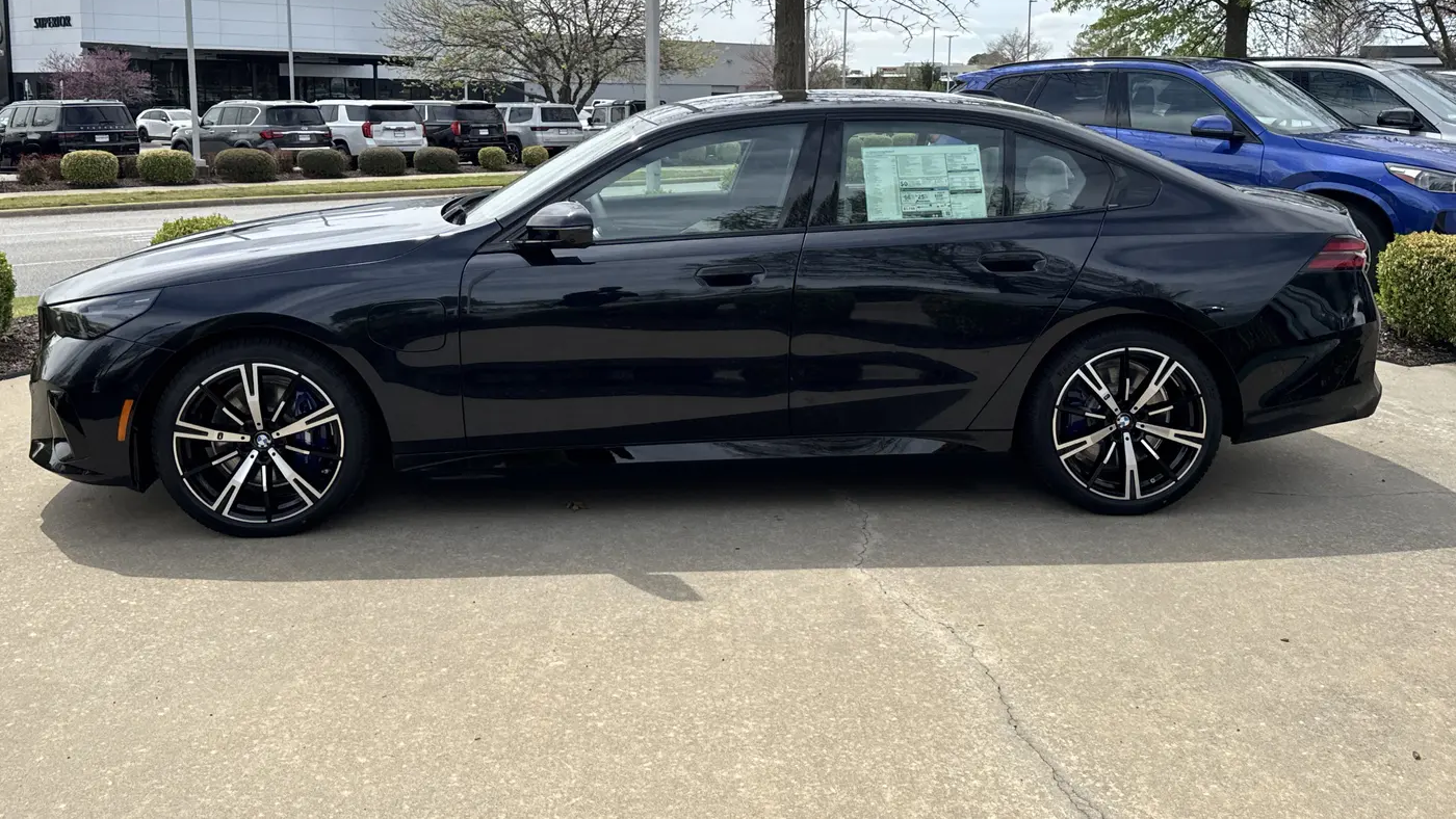 2026 BMW 5 Series 550e xDrive