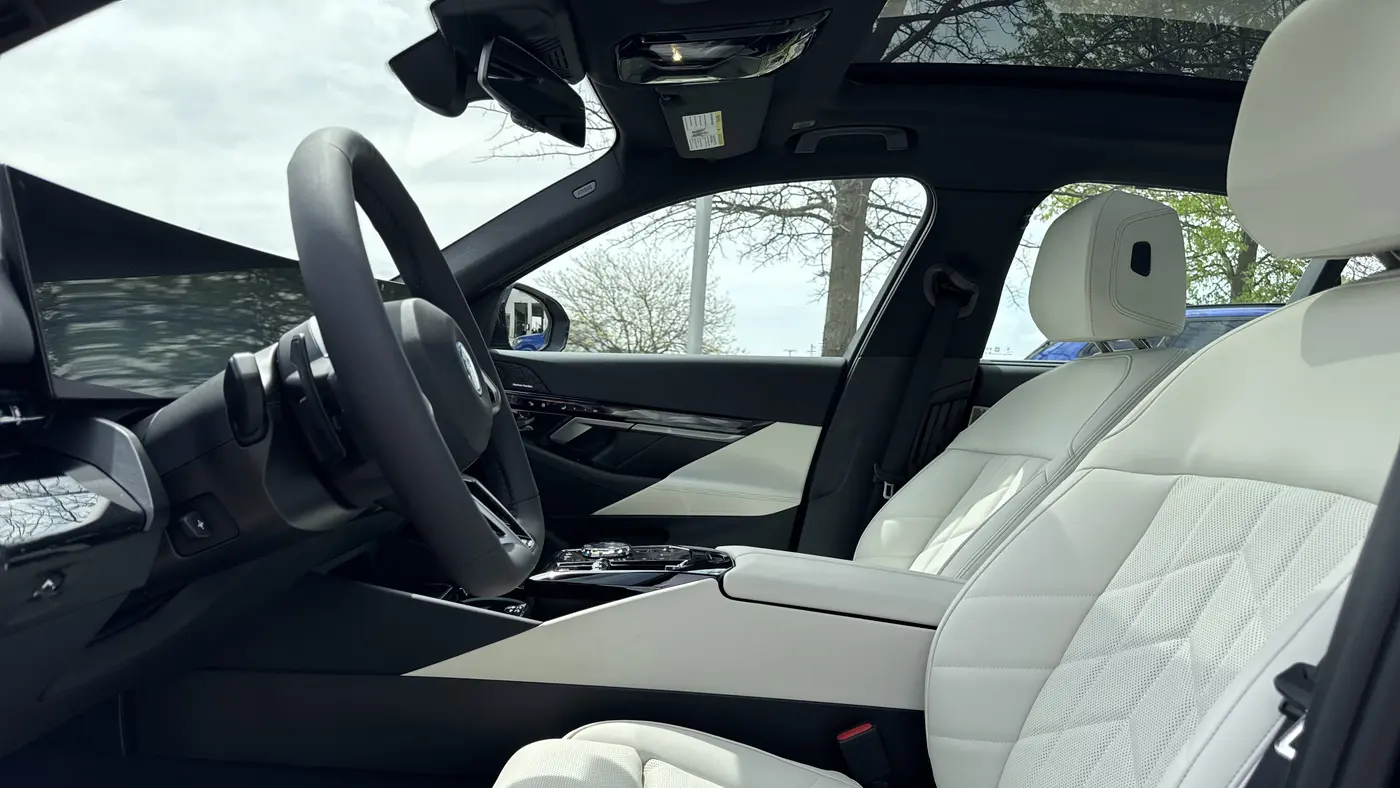 2026 BMW 5 Series 550e xDrive
