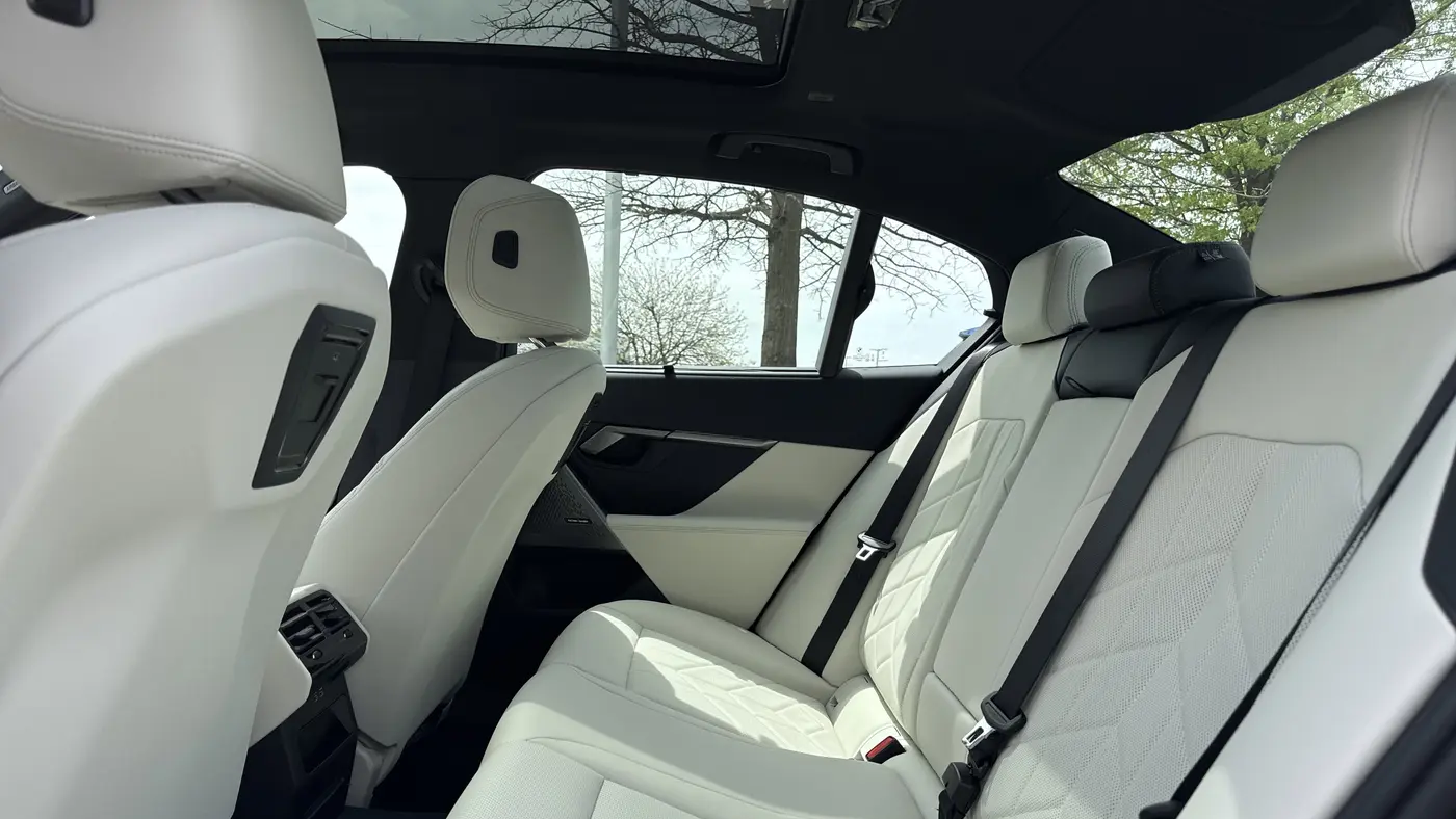 2026 BMW 5 Series 550e xDrive