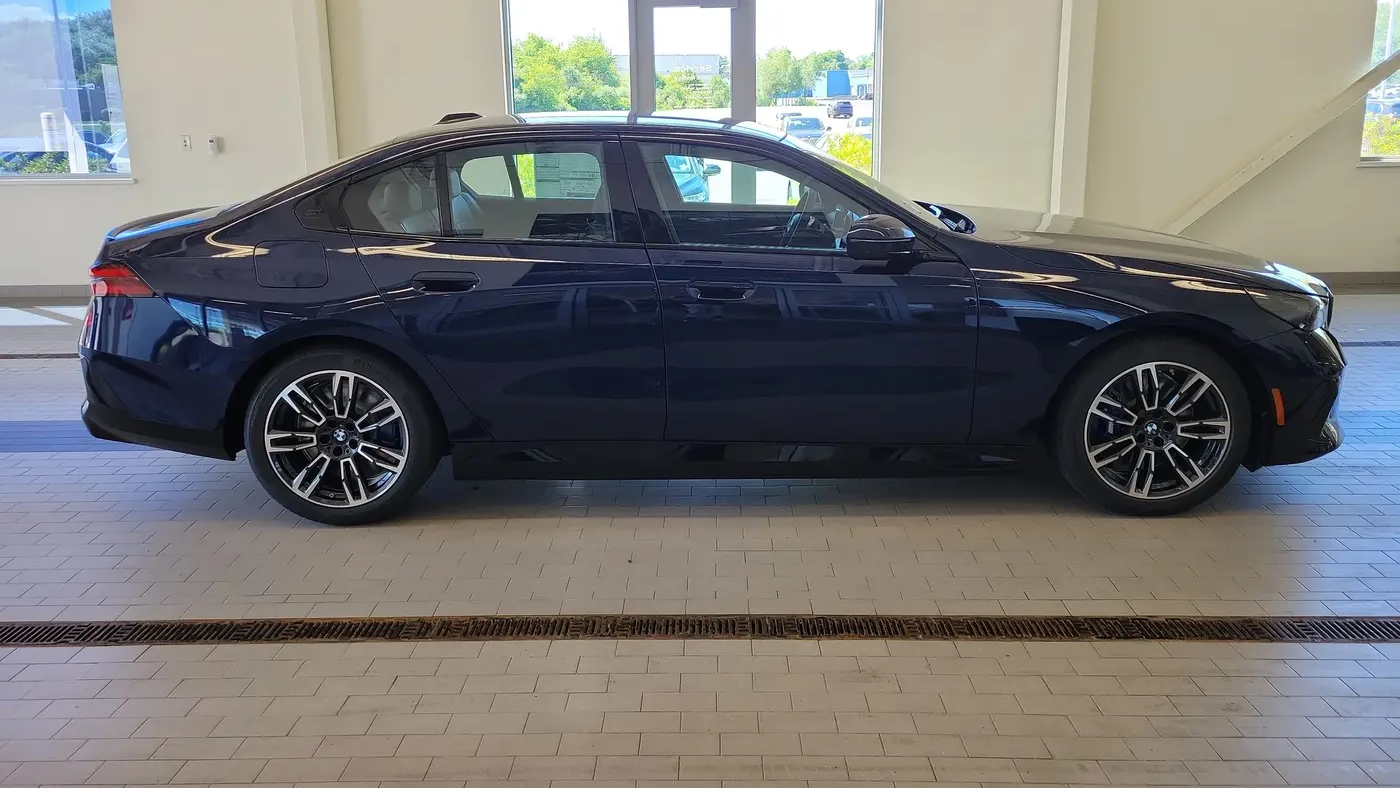 2027 BMW 5 Series 550e xDrive