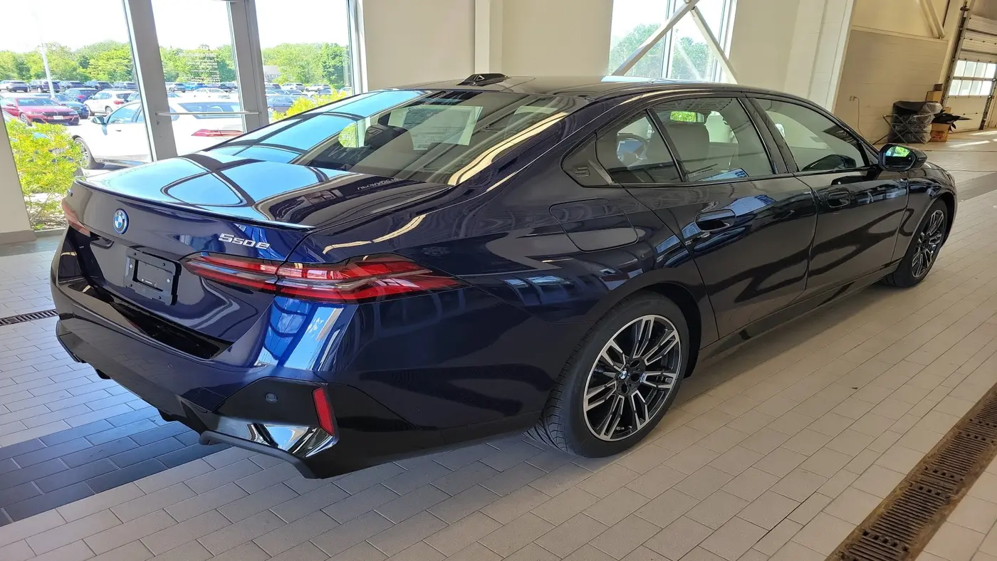 2027 BMW 5 Series 550e xDrive