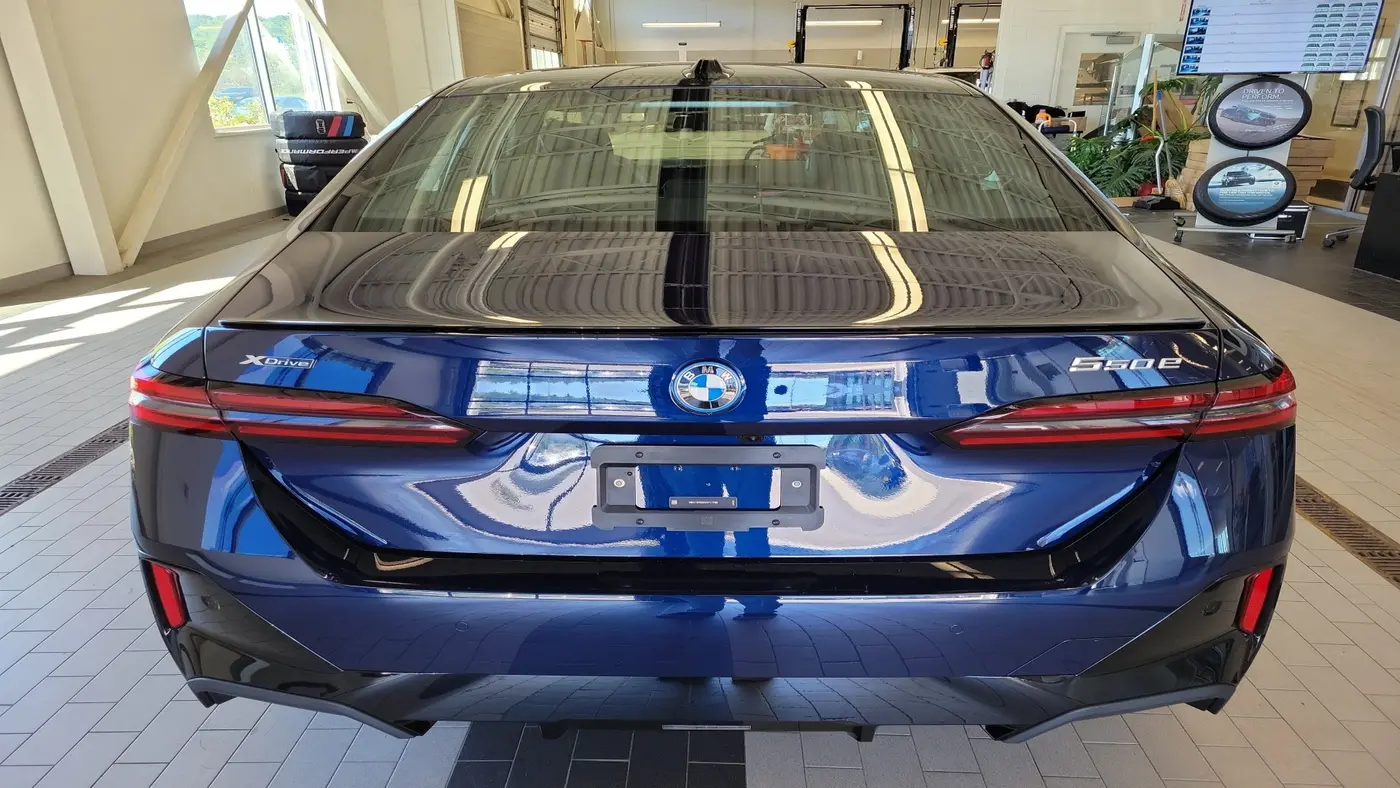 2027 BMW 5 Series 550e xDrive