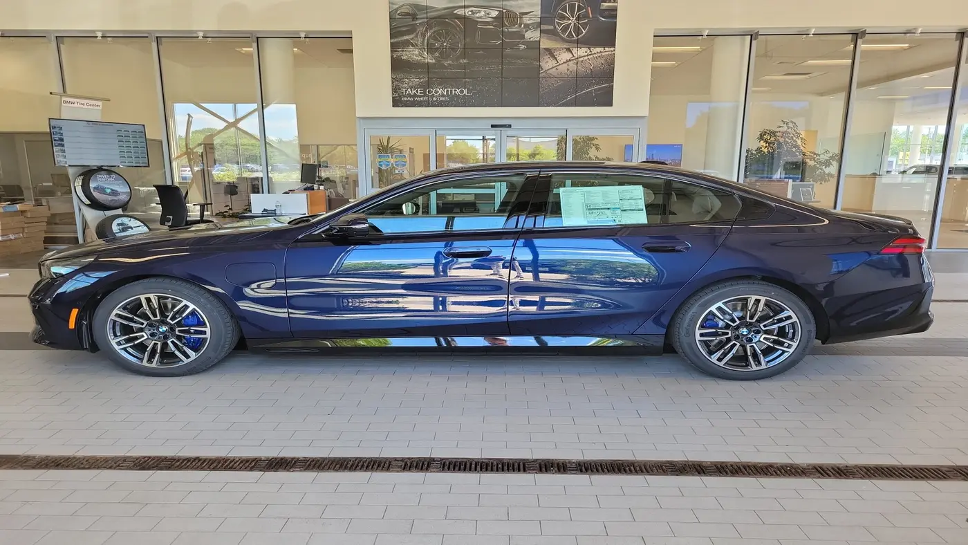 2027 BMW 5 Series 550e xDrive