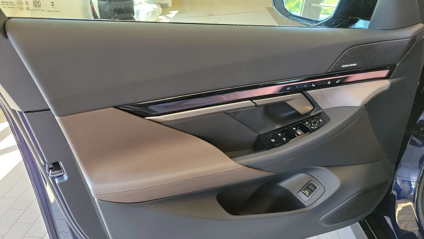 2027 BMW 5 Series 550e xDrive