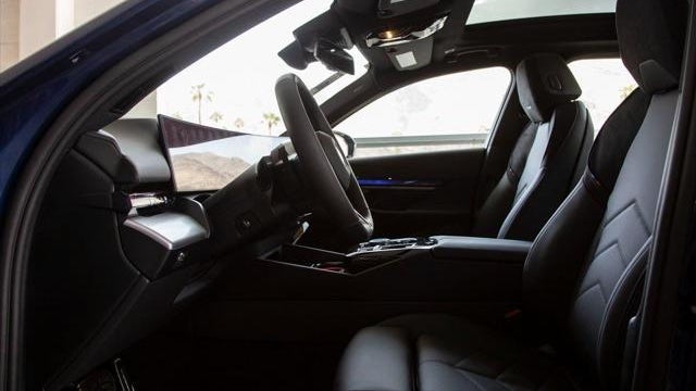 2026 BMW 5 Series 550e xDrive