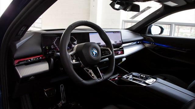 2026 BMW 5 Series 550e xDrive
