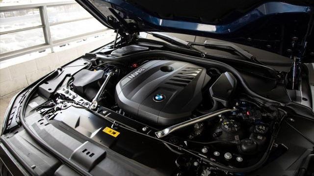 2026 BMW 5 Series 550e xDrive