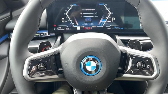 2026 BMW 5 Series 550e xDrive