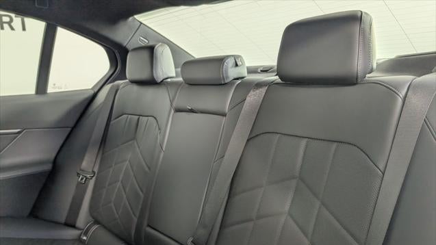 2027 BMW 5 Series 550e xDrive