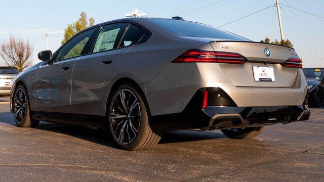 2027 BMW 5 Series 550e xDrive