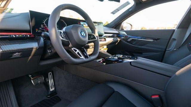 2027 BMW 5 Series 550e xDrive