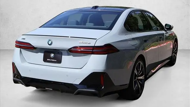 2026 BMW 5 Series 550e xDrive