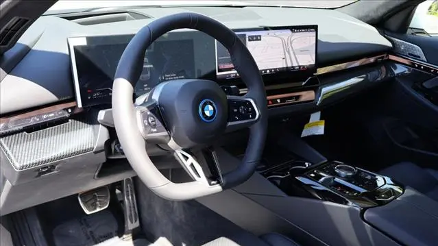 2026 BMW 5 Series 550e xDrive