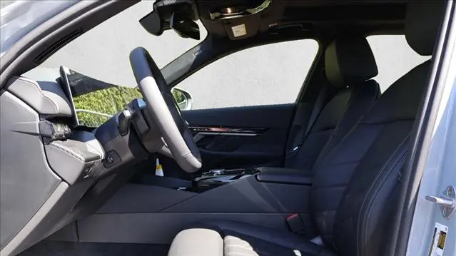 2026 BMW 5 Series 550e xDrive