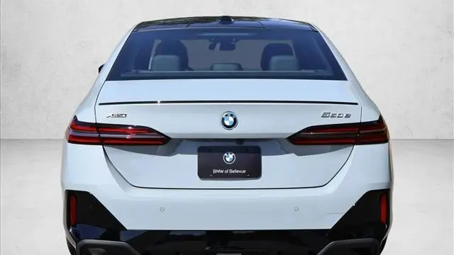 2026 BMW 5 Series 550e xDrive