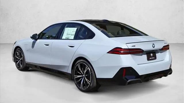 2026 BMW 5 Series 550e xDrive