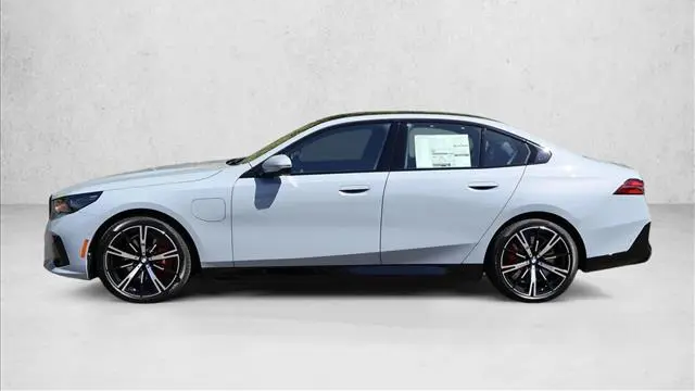 2026 BMW 5 Series 550e xDrive