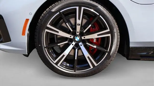 2026 BMW 5 Series 550e xDrive