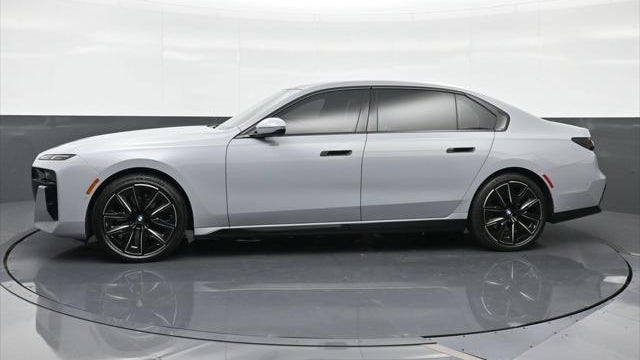2023 BMW 7 Series 740i