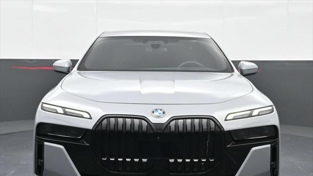 2023 BMW 7 Series 740i