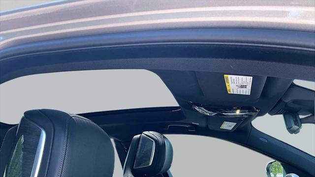 2025 BMW 7 Series 740i