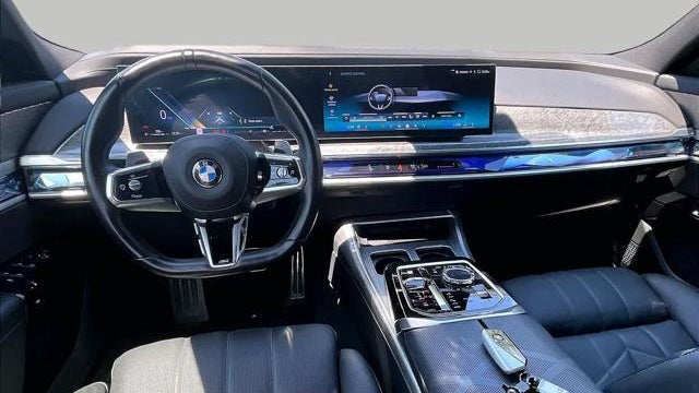 2025 BMW 7 Series 740i