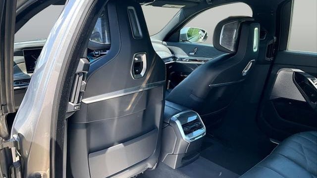 2025 BMW 7 Series 740i
