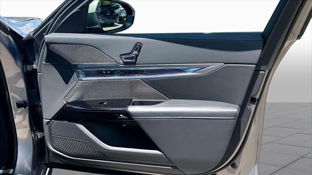 2025 BMW 7 Series 740i