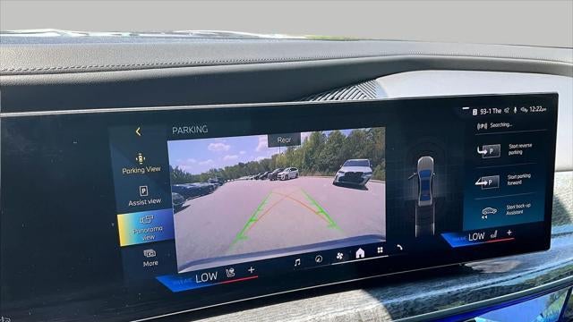 2025 BMW 7 Series 740i