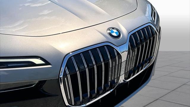 2025 BMW 7 Series 740i