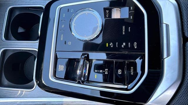 2025 BMW 7 Series 740i