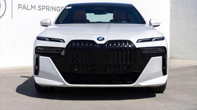 2023 BMW 7 Series 740i