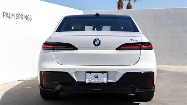 2023 BMW 7 Series 740i